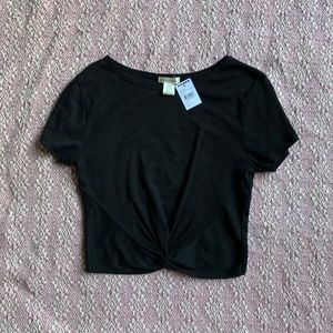 BLACK FRONT TIE SHORT SLEEVE CROP TOP MEDIUM